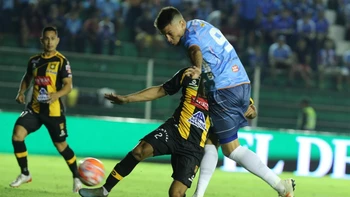 Blooming dio un golpe clave al superar a The Strongest con gol de Alexis Blanco Blooming dio un golpe clave al superar a The Strongest con gol de Alexis Blanco