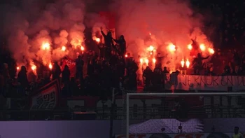 Ultras del Ajax no dejaron dormir a los jugadores de la Juventus Ultras del Ajax no dejaron dormir a los jugadores de la Juventus