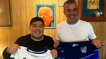 Maradona dirigirá a Gimnasia y Esgrima La Plata hasta mediados de 2020 Maradona dirigirá a Gimnasia y Esgrima La Plata hasta mediados de 2020