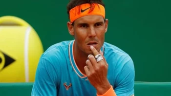 Nadal critica la elección de cabezas de serie de Wimbledon por favorecer a Federer Nadal critica la elección de cabezas de serie de Wimbledon por favorecer a Federer