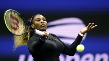 Serena Williams aplastó a Sharapova en su estreno Serena Williams aplastó a Sharapova en su estreno