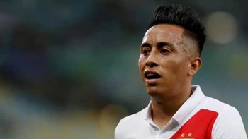 Perú asusta el arco de Brasil, con disparo de Cueva Perú asusta el arco de Brasil, con disparo de Cueva