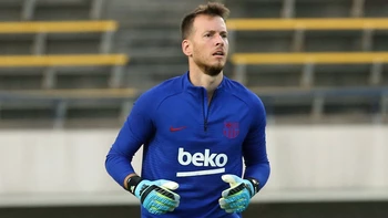Neto pasó por el quirófano y será baja en el Barça Neto pasó por el quirófano y será baja en el Barça
