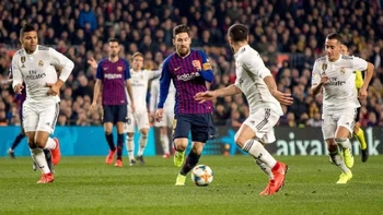 El Real Madrid coincide con el Barcelona por el clásico español El Real Madrid coincide con el Barcelona por el clásico español
