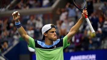 Schwartzman luce sus dotes de dominio al estilo Maradona Schwartzman luce sus dotes de dominio al estilo Maradona