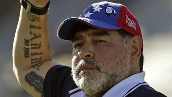 El presidente de Gimnasia dice que Maradona puede volver al banquillo El presidente de Gimnasia dice que Maradona puede volver al banquillo