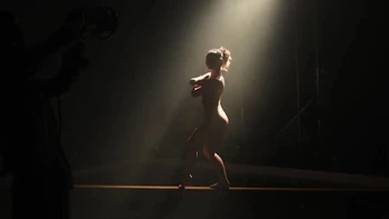 La gimnasta del 10 perfecto posó desnuda La gimnasta del 10 perfecto posó desnuda