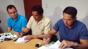 Warnes cederá 15 ha a la Federación Boliviana de Fútbol para construcción de CAR Warnes cederá 15 ha a la Federación Boliviana de Fútbol para construcción de CAR