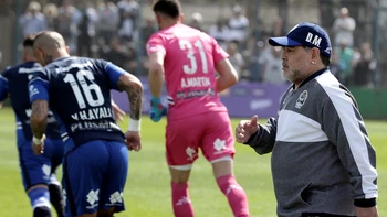 Amargo debut de Maradona como técnico de Gimnasia Amargo debut de Maradona como técnico de Gimnasia