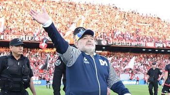 Gimnasia golea y Maradona se conmueve hasta las lágrimas Gimnasia golea y Maradona se conmueve hasta las lágrimas
