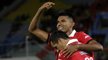 Álvarez mantiene a Wilstermann en cima del Clausura Álvarez mantiene a Wilstermann en cima del Clausura