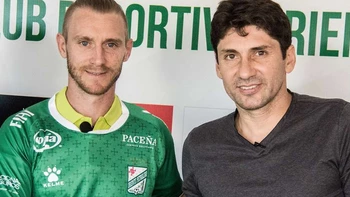 Fabol da espaldarazo a Raldes, tras el retiro de sus futbolistas de la Verde Fabol da espaldarazo a Raldes, tras el retiro de sus futbolistas de la Verde