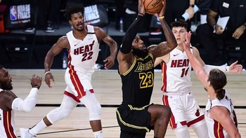 Los Lakers encarrilan las finales con otra exhibición de Davis y LeBron Los Lakers encarrilan las finales con otra exhibición de Davis y LeBron