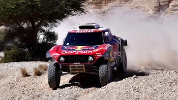 Peterhansel gana etapa del Dakar y pone a Sainz bajo presión Peterhansel gana etapa del Dakar y pone a Sainz bajo presión
