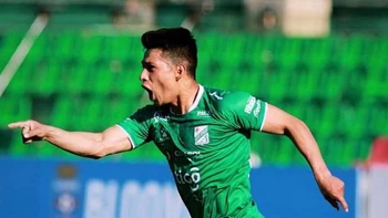 Montenegro, protagonista de los cuatro goles de Oriente en el clásico decisivo Montenegro, protagonista de los cuatro goles de Oriente en el clásico decisivo
