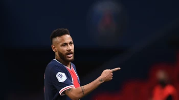 Neymar fue expulsado en la derrota del PSG que no levanta cabeza Neymar fue expulsado en la derrota del PSG que no levanta cabeza