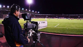 Cotas y Tigo transmitirán el partido del viernes entre Brasil y Bolivia Cotas y Tigo transmitirán el partido del viernes entre Brasil y Bolivia