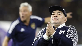 Maradona evoluciona de la cirugía y Messi le manda "toda la fuerza del mundo" Maradona evoluciona de la cirugía y Messi le manda "toda la fuerza del mundo"
