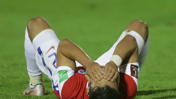 La bronca de Chile por el penal que no cobró el árbitro La bronca de Chile por el penal que no cobró el árbitro