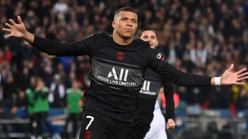 El PSG derrotó (2-1) al Angers con un gol de penal de Mbappé El PSG derrotó (2-1) al Angers con un gol de penal de Mbappé
