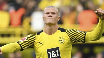 Borussia Dortmund gana al Maguncia y es líder provisional de la Bundesliga Borussia Dortmund gana al Maguncia y es líder provisional de la Bundesliga