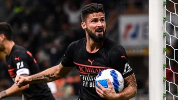 El Milan remonta ante Hellas Verona y se alza al liderato de Serie A El Milan remonta ante Hellas Verona y se alza al liderato de Serie A