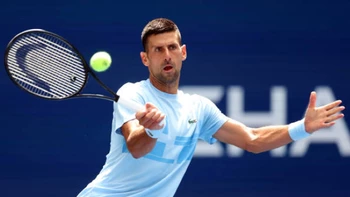 Djokovic solventa su estreno en el US Open por la vía rápida Djokovic solventa su estreno en el US Open por la vía rápida