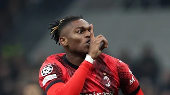 El presidente del Milan desmiente un traspaso de Rafael Leao al Barça El presidente del Milan desmiente un traspaso de Rafael Leao al Barça