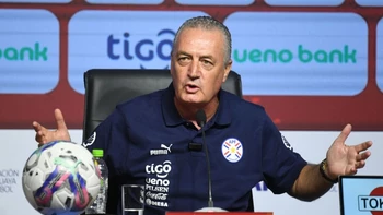 Alfaro refuerza a Paraguay para los duelos con Uruguay y Brasil por eliminatorias Alfaro refuerza a Paraguay para los duelos con Uruguay y Brasil por eliminatorias