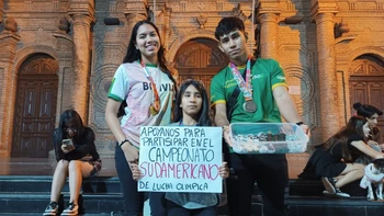 Venden chocolates para poder viajar a un Sudamericano de Lucha Venden chocolates para poder viajar a un Sudamericano de Lucha