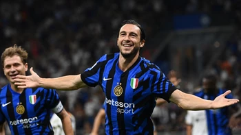 Primera victoria para el Inter y salida en falso para el Milan Primera victoria para el Inter y salida en falso para el Milan