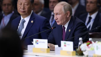 Putin advierte que Medio Oriente está "al borde de una guerra total" Putin advierte que Medio Oriente está "al borde de una guerra total"