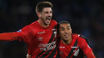 Athletico Paranaense y Libertad avanzaron para cuartos de la Copa Sudamericana Athletico Paranaense y Libertad avanzaron para cuartos de la Copa Sudamericana