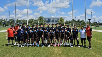 Sub-15 de Blooming ya está en Estados Unidos, lista para afrontar partidos amistosos<br />
Sub-15 de Blooming ya está en Estados Unidos, lista para afrontar partidos amistosos<br />