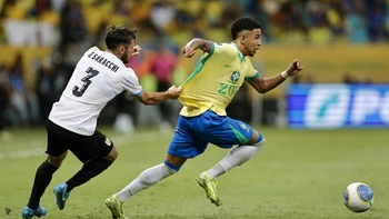 Brasil salvó un empate (1-1) jugando de local frente a Uruguay Brasil salvó un empate (1-1) jugando de local frente a Uruguay