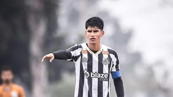 Un nuevo legionario a la Verde: Villegas convoca a Marcelo Torrez del Santos FC Un nuevo legionario a la Verde: Villegas convoca a Marcelo Torrez del Santos FC