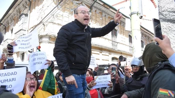 “Esto es dictadura”: parlamentarios opositores son impedidos de ingresar al juicio del caso Golpe I “Esto es dictadura”: parlamentarios opositores son impedidos de ingresar al juicio del caso Golpe I