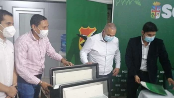 Cancha de fútbol playa de la Villa Deportiva estrenará luminarias gracias a convenio entre SDD y FBF Cancha de fútbol playa de la Villa Deportiva estrenará luminarias gracias a convenio entre SDD y FBF
