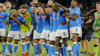 Nápoles goleó por 4-0 al Udinese y se sitúa al frente del campeonato italiano Nápoles goleó por 4-0 al Udinese y se sitúa al frente del campeonato italiano