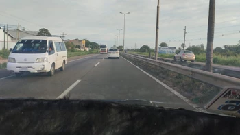 Ante el desabastecimiento de combustible, mototaxistas bloquean la carretera al norte de Santa Cruz Ante el desabastecimiento de combustible, mototaxistas bloquean la carretera al norte de Santa Cruz
