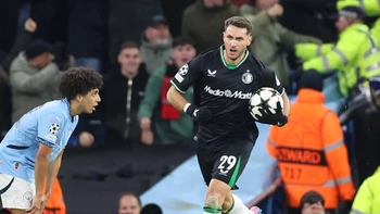 El Manchester City goleaba, pero terminó empatando (3-3) con el Feyenoord El Manchester City goleaba, pero terminó empatando (3-3) con el Feyenoord