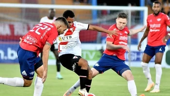 Always Ready recibe a Wilstermann en un duelo urgente por puntos Always Ready recibe a Wilstermann en un duelo urgente por puntos