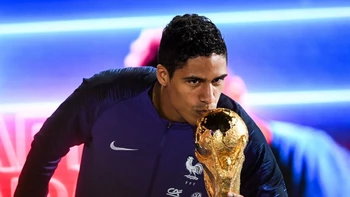 El defensa francés Raphaël Varane se retira del fútbol a los 31 años El defensa francés Raphaël Varane se retira del fútbol a los 31 años