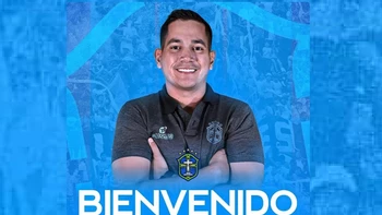 Leonardo Égüez es el nuevo director técnico de San Antonio Leonardo Égüez es el nuevo director técnico de San Antonio