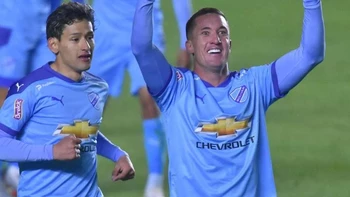 Bolívar recuperó la alegría con una goleada a Aurora (5-1) Bolívar recuperó la alegría con una goleada a Aurora (5-1)