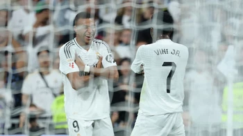 Real Madrid remontó ante el Espanyol (4-1) y presiona al Barcelona Real Madrid remontó ante el Espanyol (4-1) y presiona al Barcelona