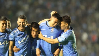 Marcar, aguantar, sufrir y festejar; Blooming superó a Oriente (1-0) y es tercero Marcar, aguantar, sufrir y festejar; Blooming superó a Oriente (1-0) y es tercero