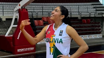 María Fernanda Viveros, basquetbolista cruceña, jugará en Estados Unidos María Fernanda Viveros, basquetbolista cruceña, jugará en Estados Unidos