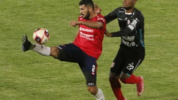 Independiente agranda el sueño de los chuquisaqueños con su victoria ante Wilstermann (2-3) Independiente agranda el sueño de los chuquisaqueños con su victoria ante Wilstermann (2-3)