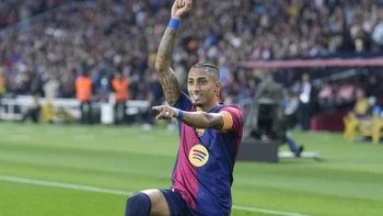 El Barcelona castigó en media hora a un combativo Espanyol El Barcelona castigó en media hora a un combativo Espanyol